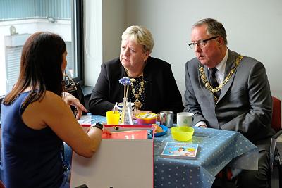 Mayor Foodbank_01 Mayor visits Gateshead foodbank