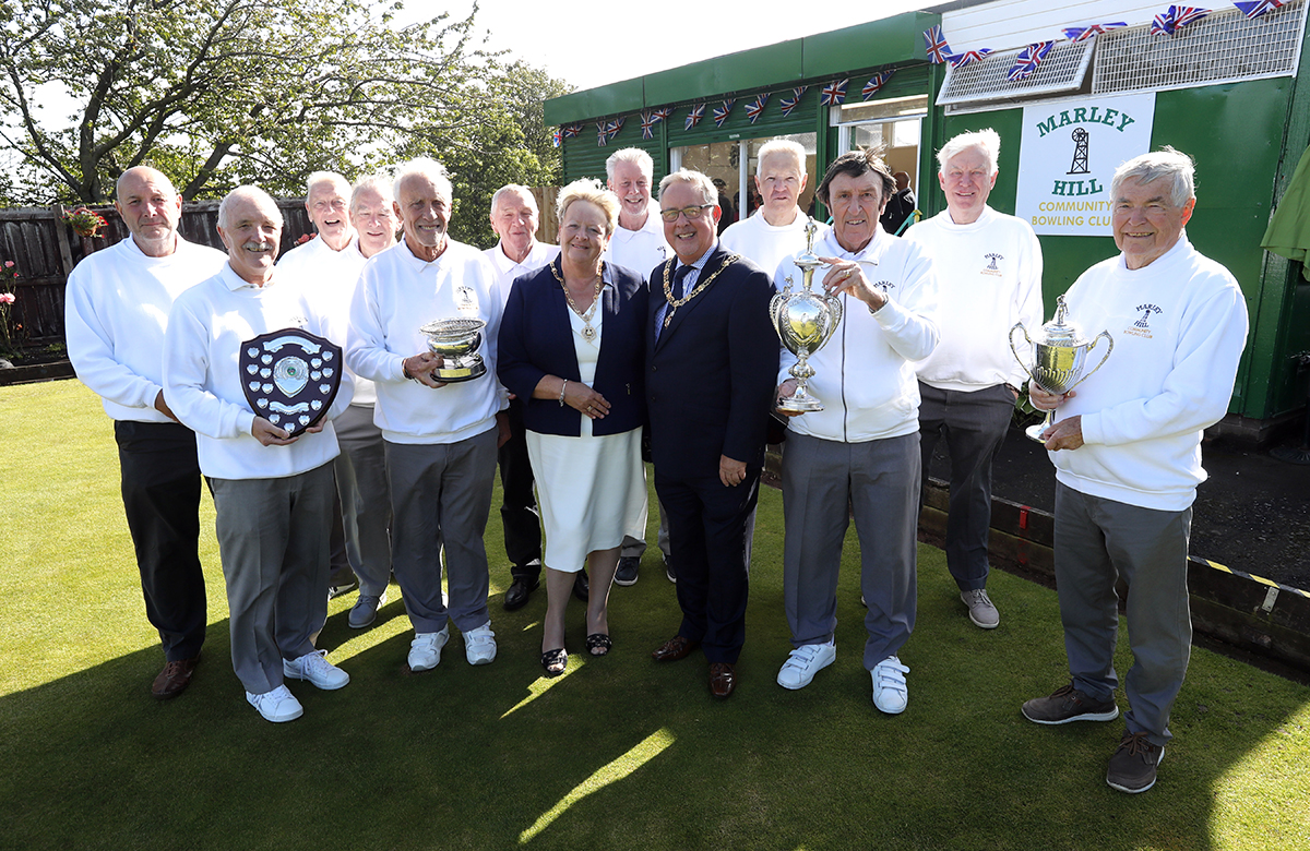 The Mayor and Mayoress with club members