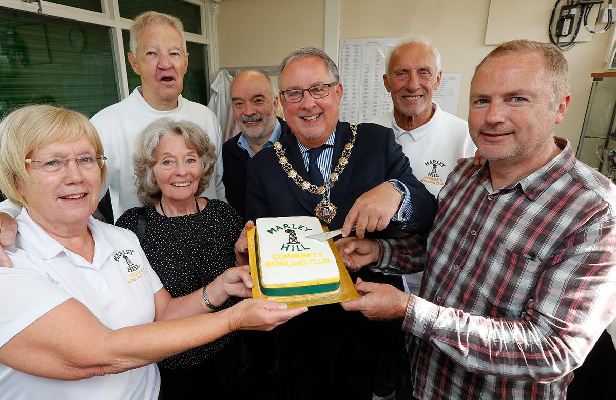 Cutting the cake