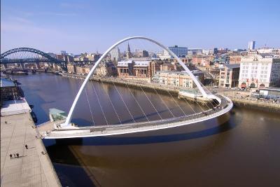 Gateshead Millennium Bridge without bollards Gateshead Millennium Bridge without bollards