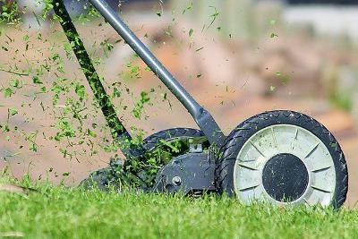 garden waste lawnmower_01 manual lawnmover cutting grass