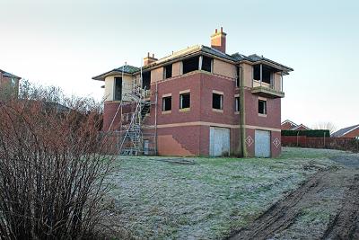 Bank top House 01 House whole view