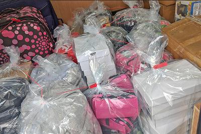 Raid fake goods 02 bundles of fake goods