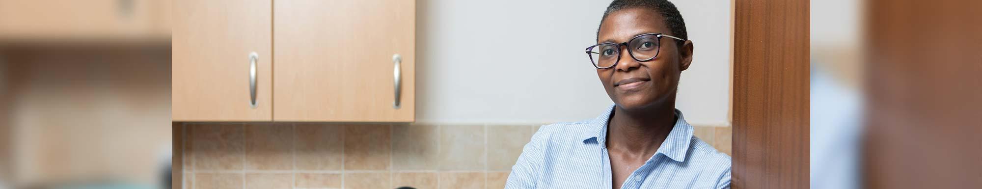 gatesheadhousingcompany__images--lady-in-the-kitchen
