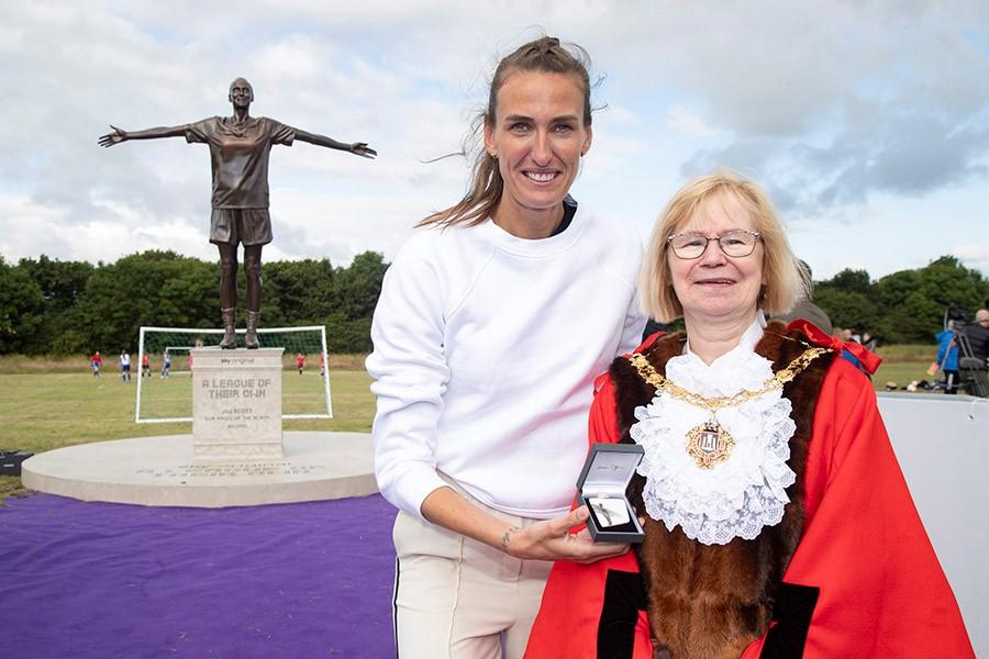 Jill with her gift from the Mayor