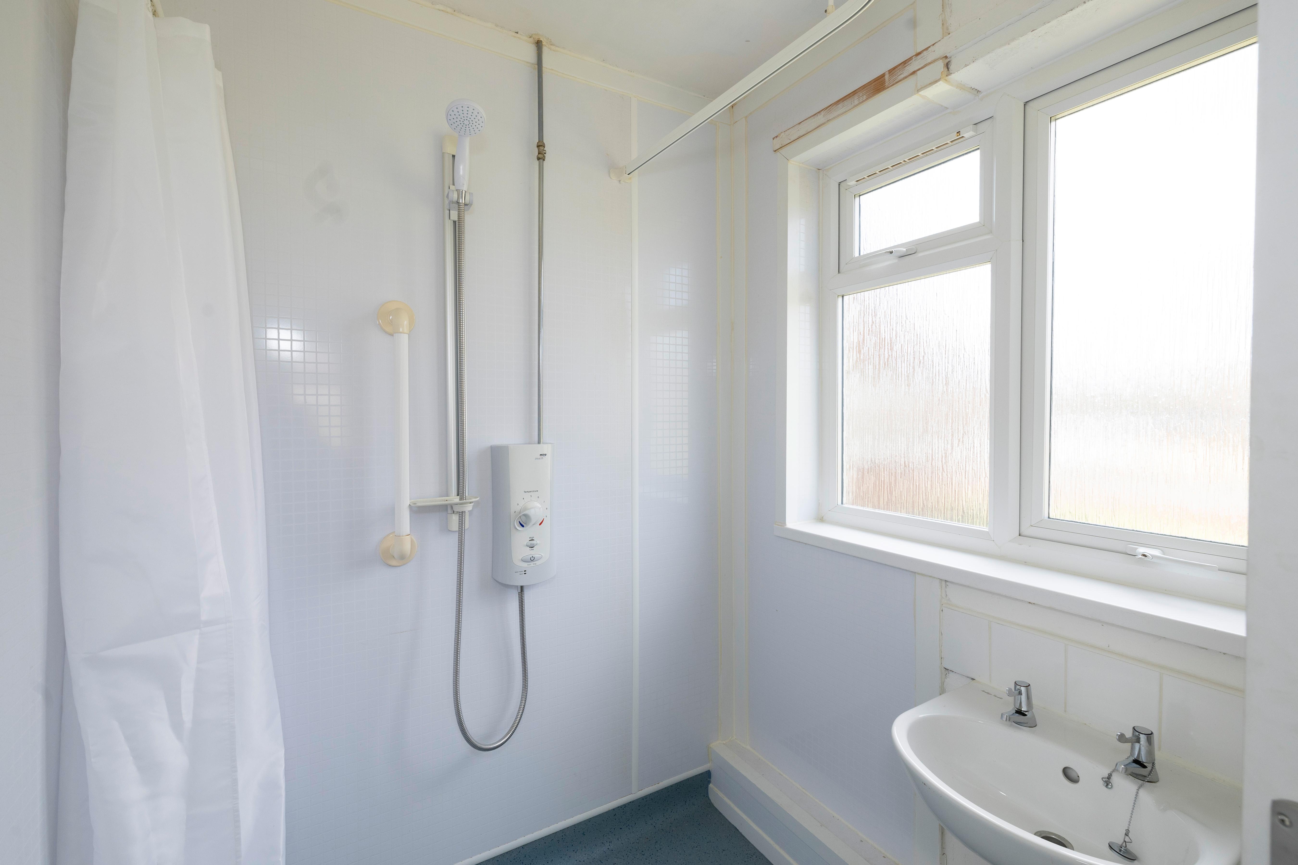 Rydal Crescent property bathroom