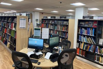 Library computers (900x600)