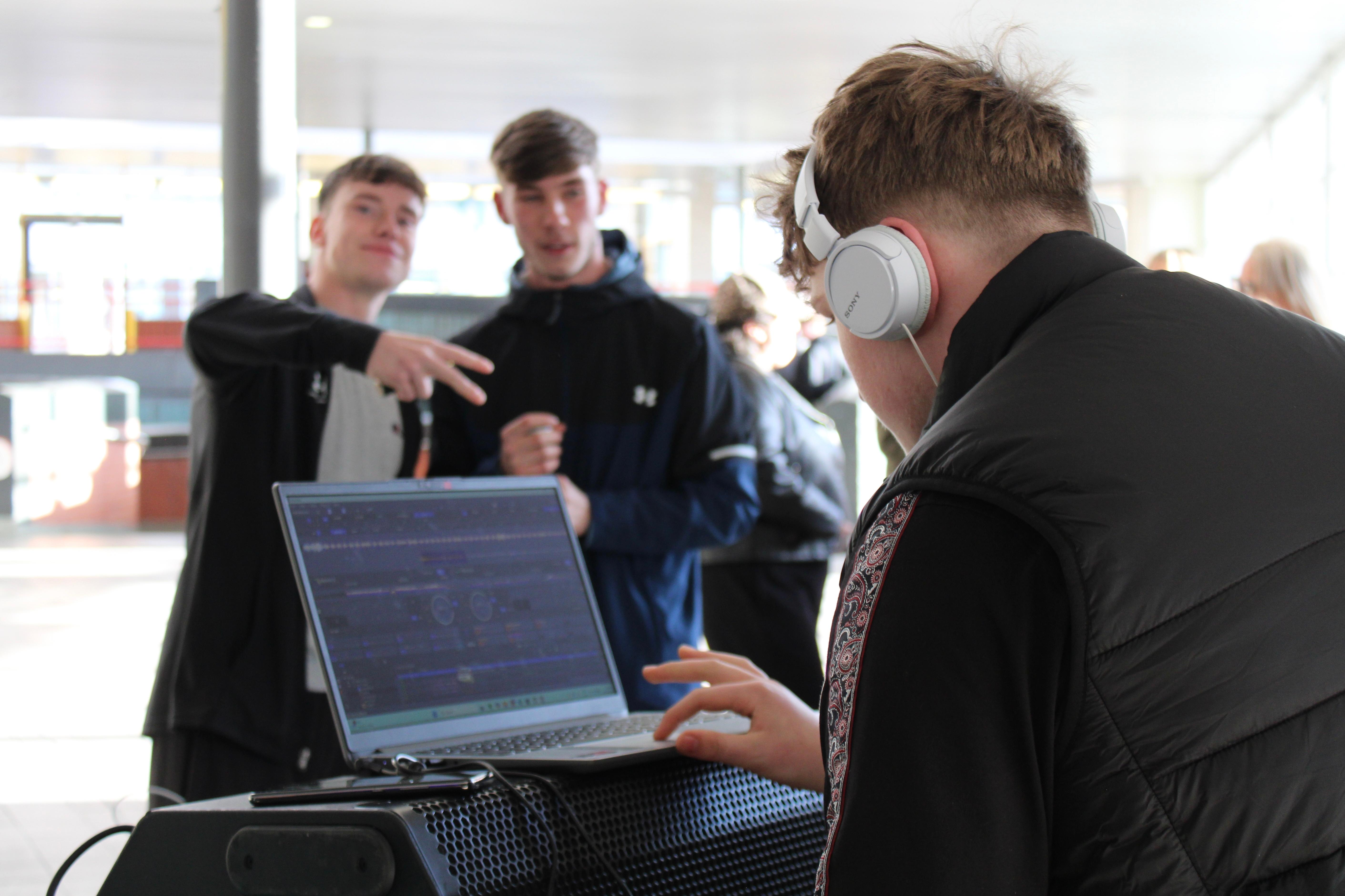 PROJECT DJ