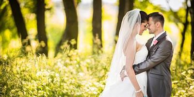Wedding couple in countryside